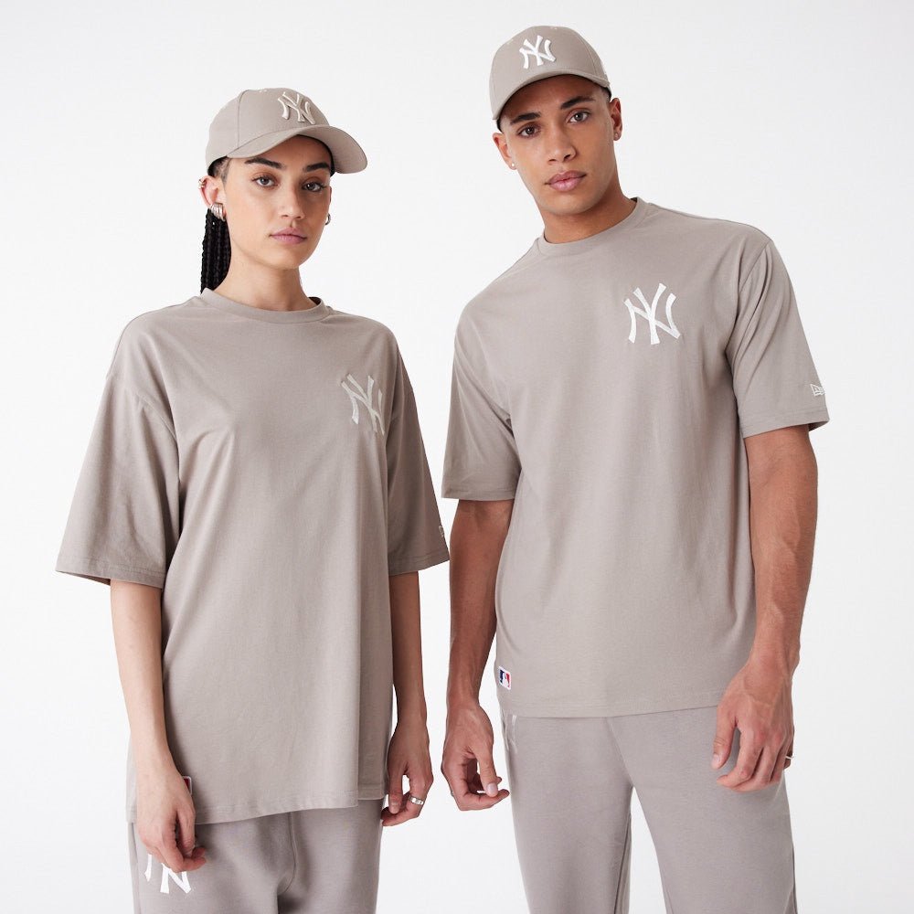 New Era - League Essential OS Tee - New York Yankees - ABROFW