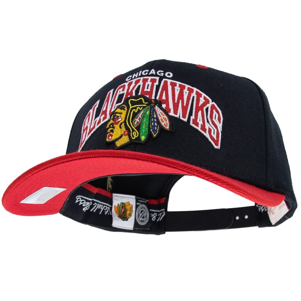 Chicago Blackhawks NHL Team Arch Classic Red Snapback Mitchell & Ness Black/Red