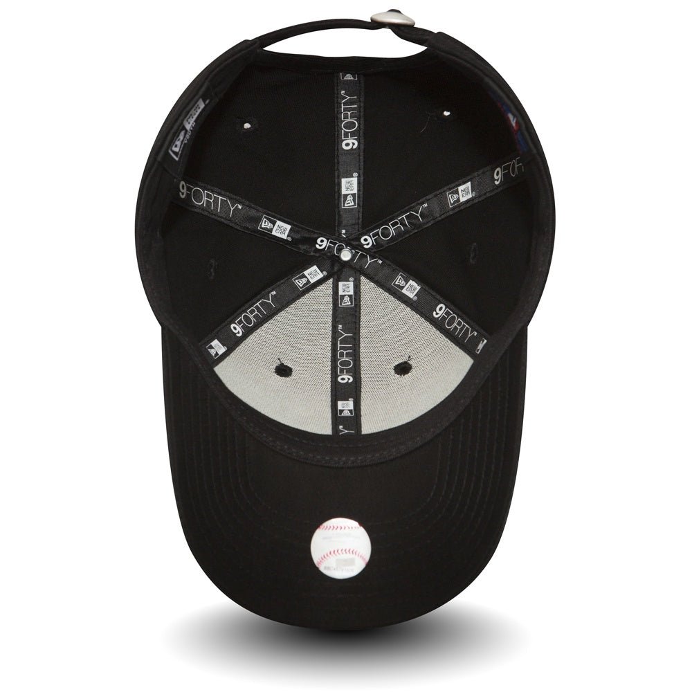 New York Yankees MLB League Essential 9FORTY Strapback New Era Black/White Youth - Image 3